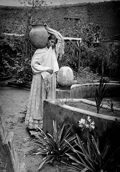 1146 Zacetecus Woman