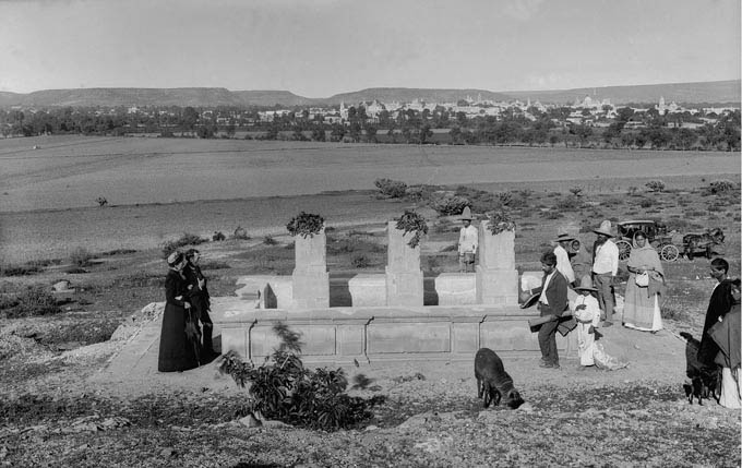 1164 Queretaro Monument
